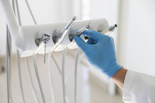 Professional Wisdom Tooth Removal technician working in Sansom Park, TX